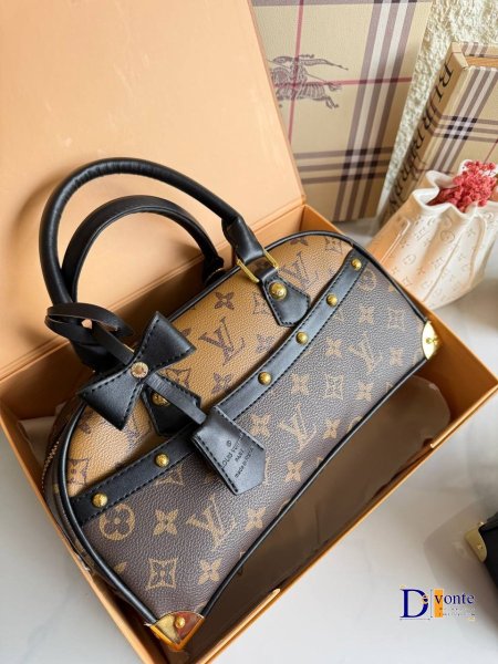 حقيبة لويس فيتون ببيونة