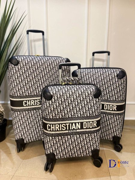 طقم حقائب سفر ماركة ديور