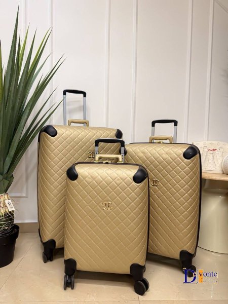 طقم حقائب سفر ماركة شانيل