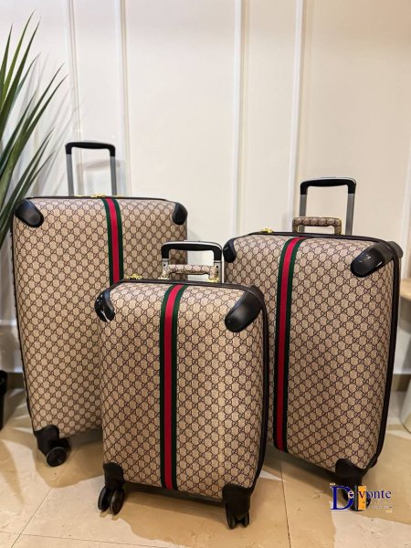 طقم حقائب سفر ماركة جوتشي