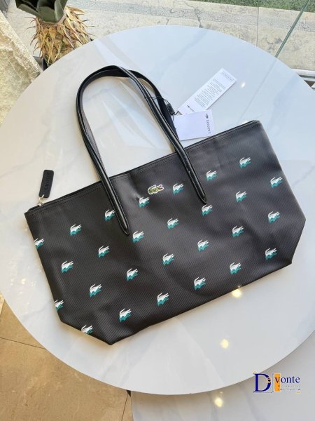 حقائب ماركة لاكوست الرياضية