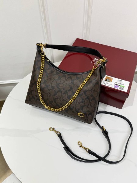 حقيبة كوتش لون بني