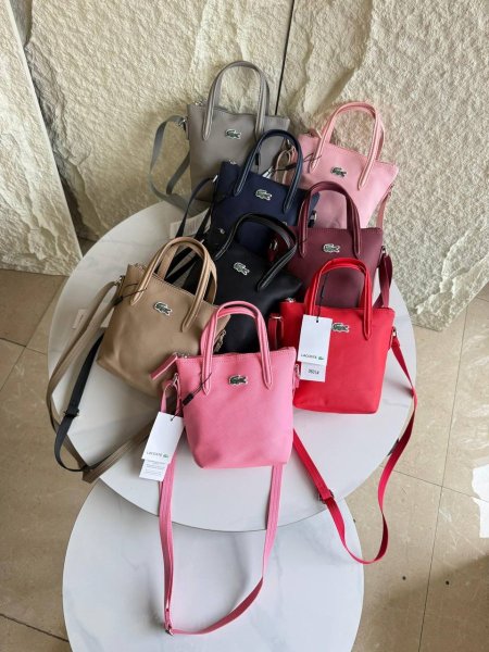 حقيبة لاكوست